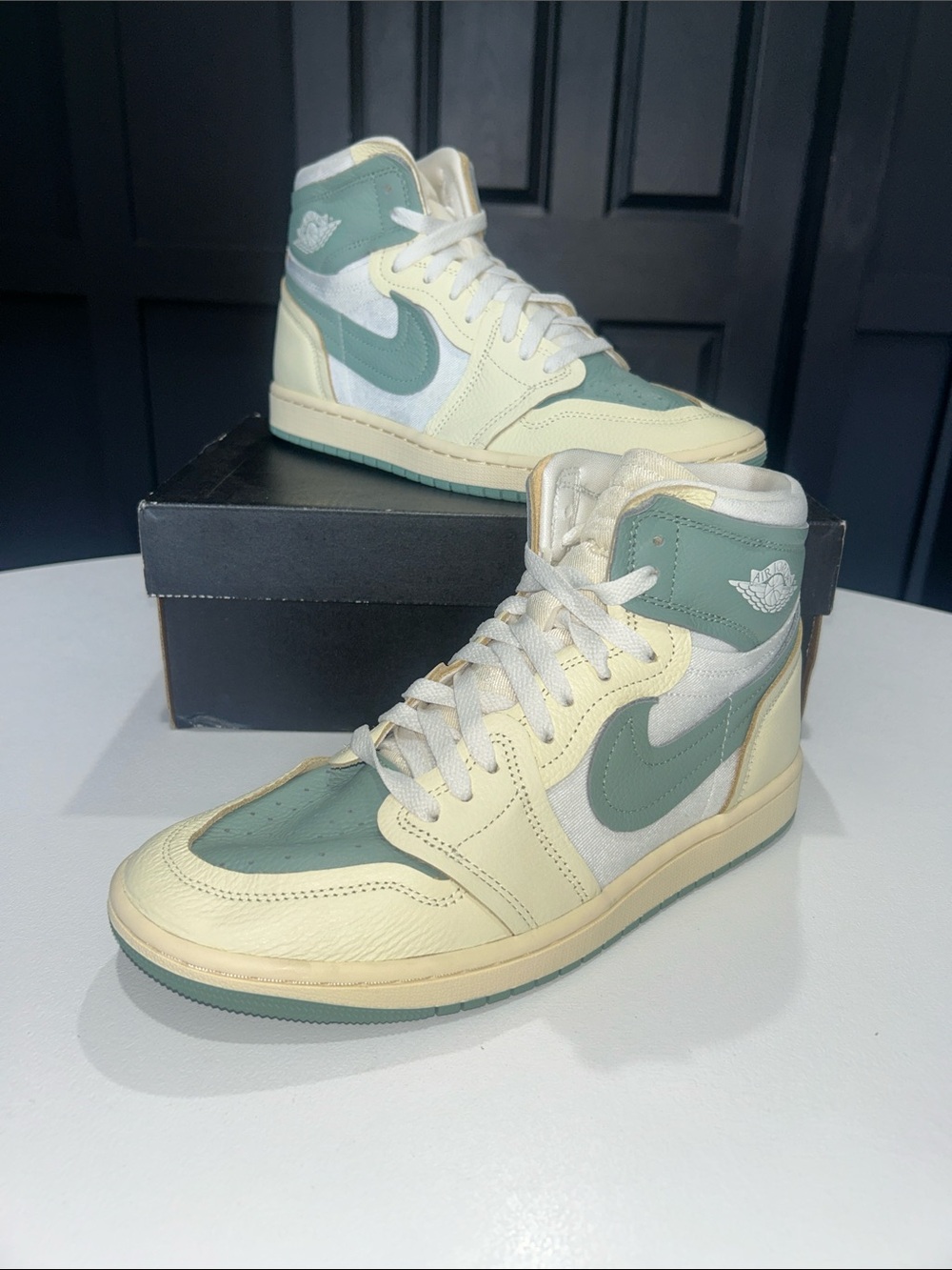 Jordan 1 High “Method Of Make Jade Smoke” Women’s Size 9.5